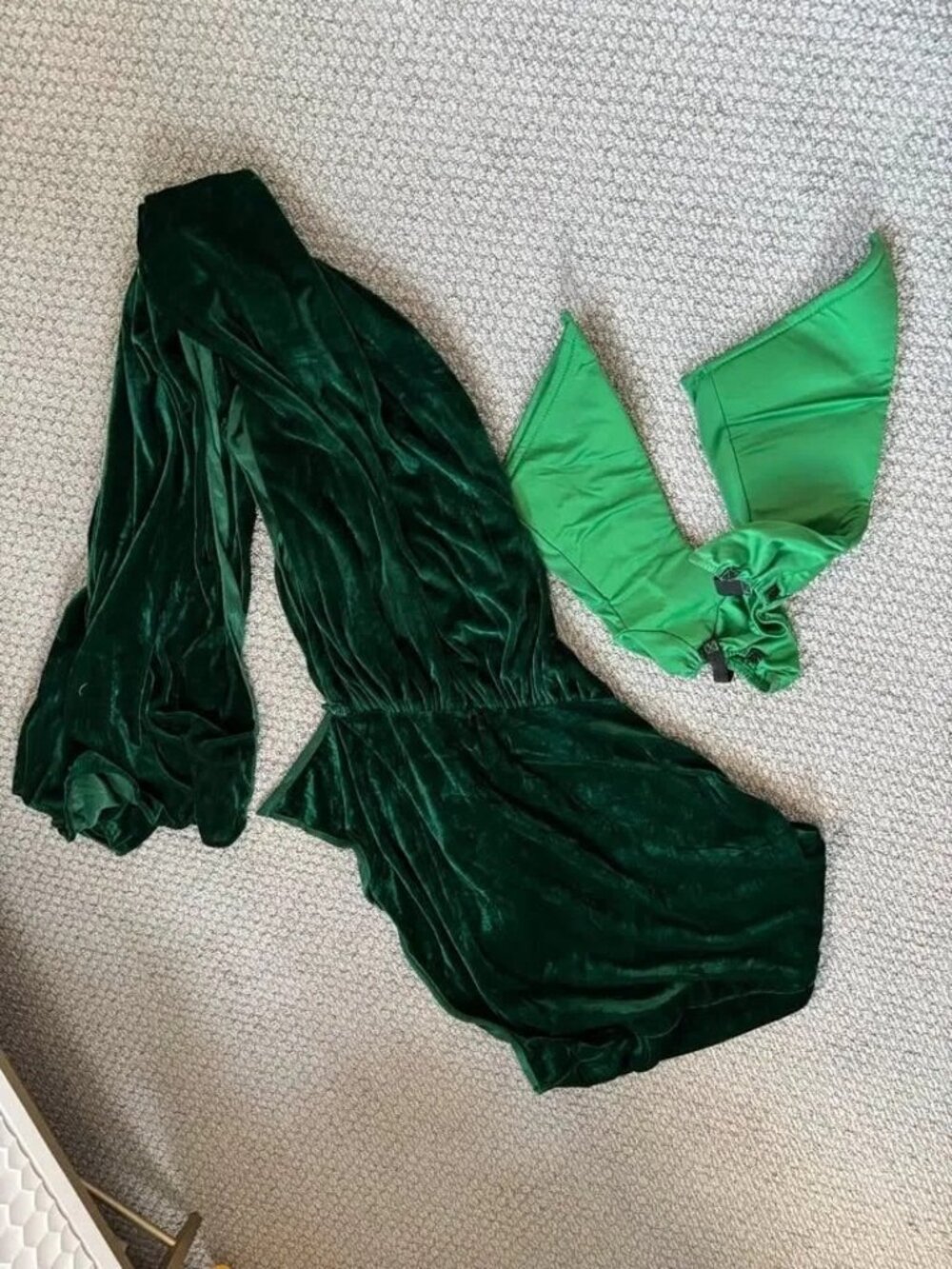 Custom made Women’s Green Goddess / Poison Ivy Costume Size Small Sequin Set - Picture 3 of 9